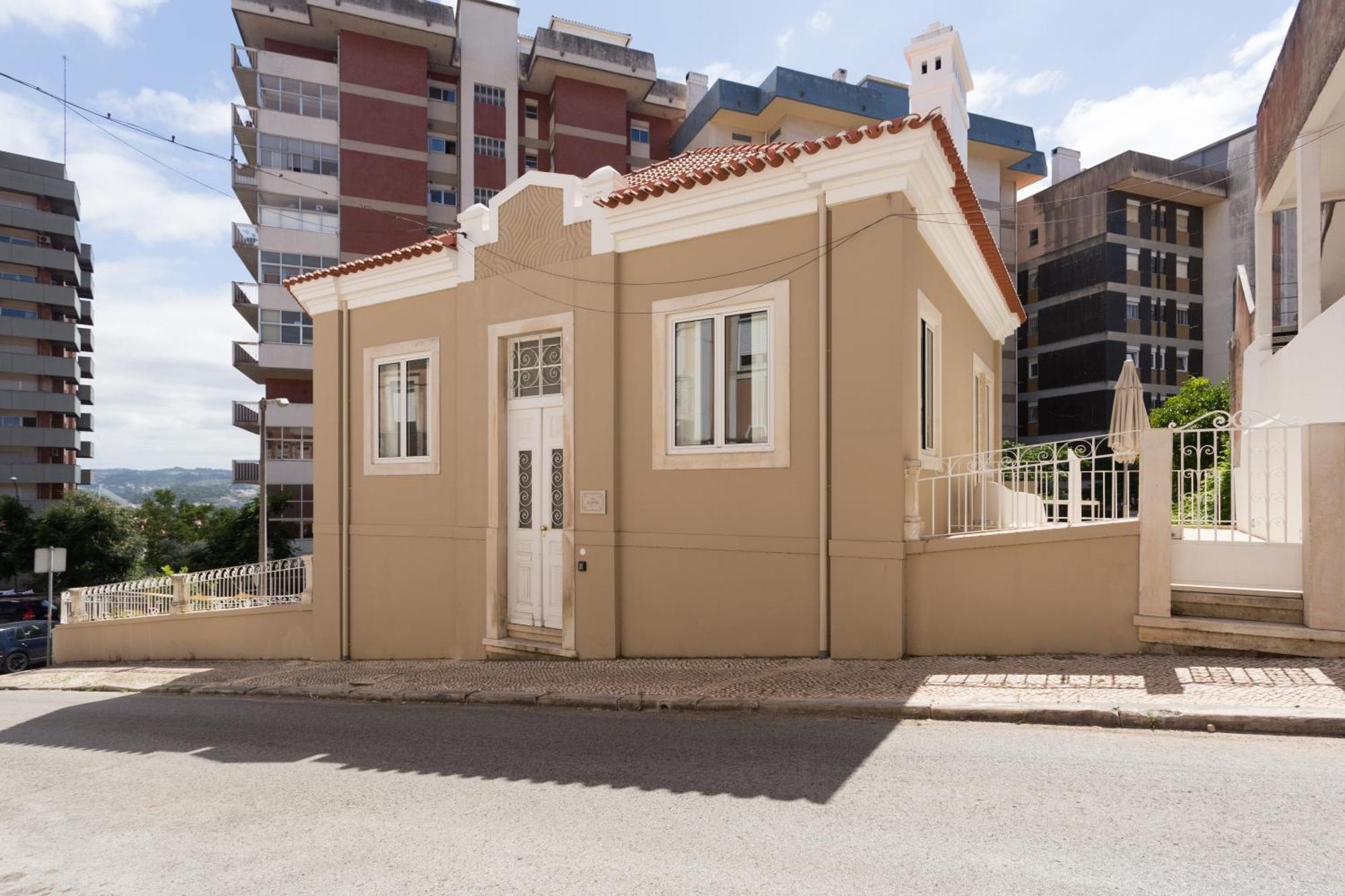 Vila Julieta Guesthouse コインブラ エクステリア 写真