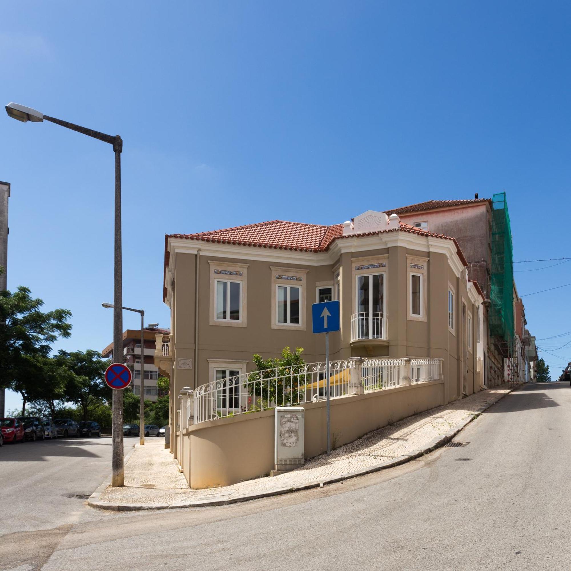 Vila Julieta Guesthouse コインブラ エクステリア 写真